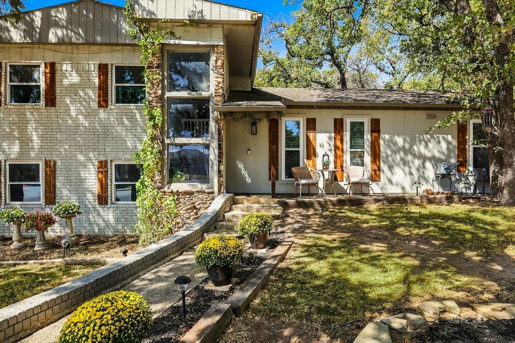 1003 Hopkins Drive, Denton, TX 76205 — photo 2