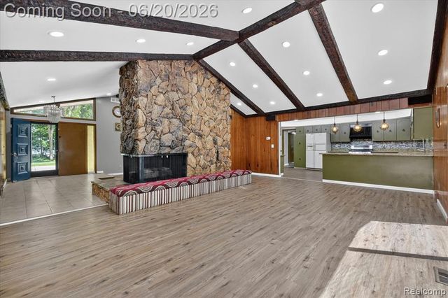28013 Roan Drive, Warren, MI 48093