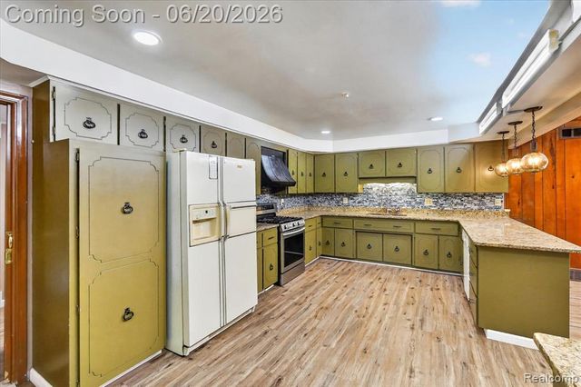 28013 Roan Drive, Warren, MI 48093