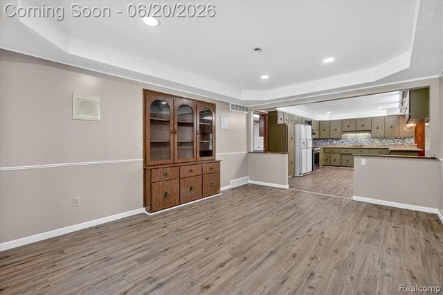 28013 Roan Drive, Warren, MI 48093