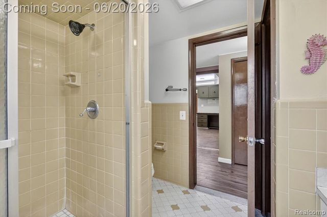 28013 Roan Drive, Warren, MI 48093