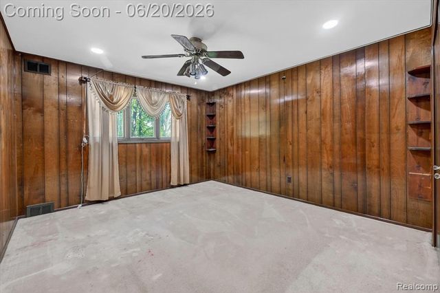 28013 Roan Drive, Warren, MI 48093