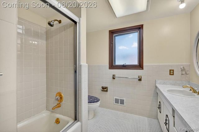 28013 Roan Drive, Warren, MI 48093
