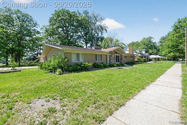 28013 Roan Drive, Warren, MI 48093