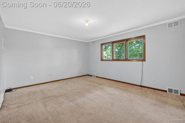 28013 Roan Drive, Warren, MI 48093