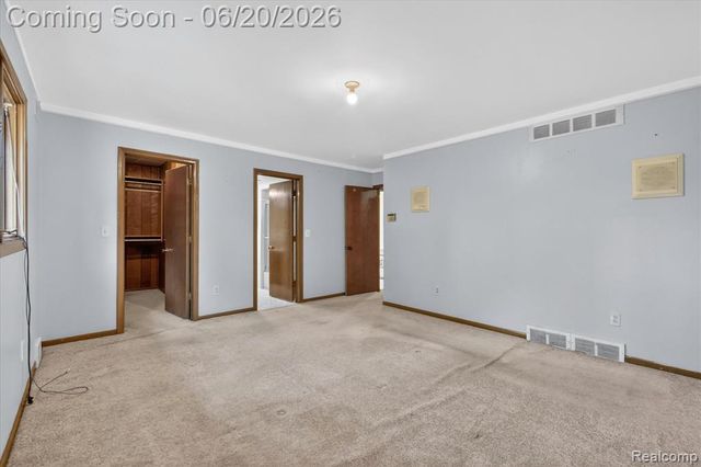 28013 Roan Drive, Warren, MI 48093
