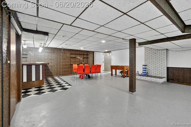 28013 Roan Drive, Warren, MI 48093
