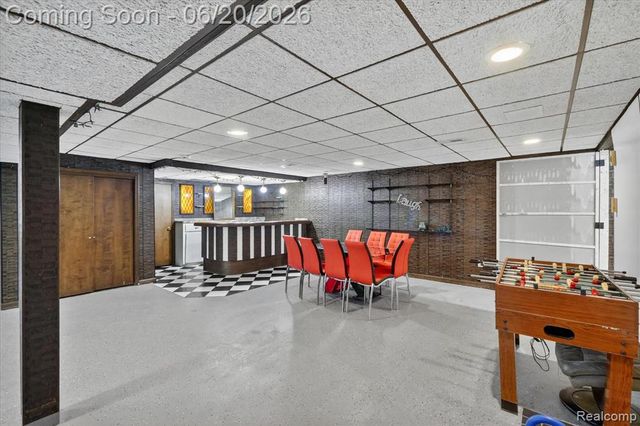 28013 Roan Drive, Warren, MI 48093