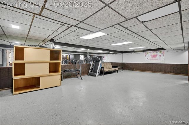 28013 Roan Drive, Warren, MI 48093