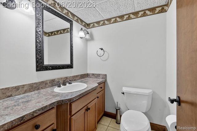 28013 Roan Drive, Warren, MI 48093