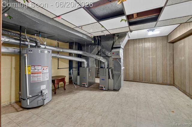 28013 Roan Drive, Warren, MI 48093