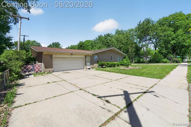 28013 Roan Drive, Warren, MI 48093