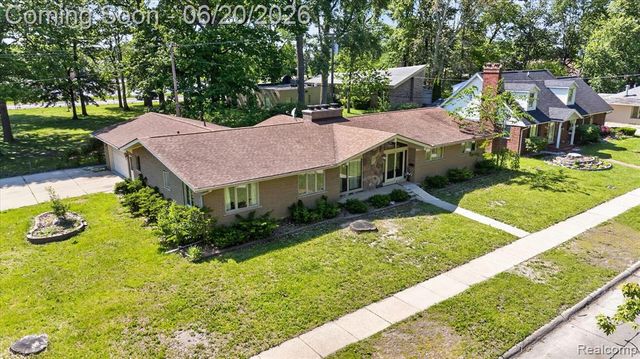 28013 Roan Drive, Warren, MI 48093