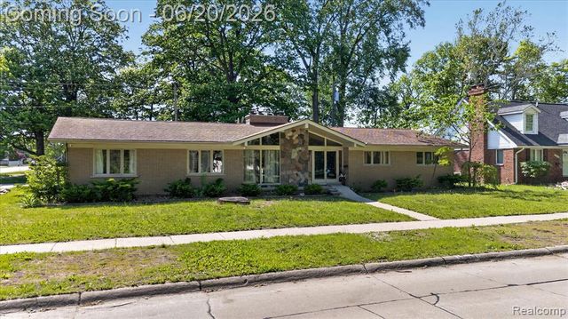 28013 Roan Drive, Warren, MI 48093