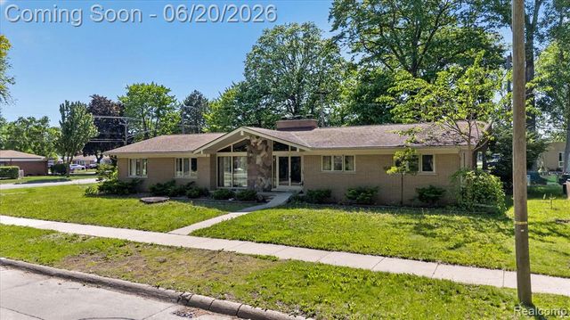 28013 Roan Drive, Warren, MI 48093