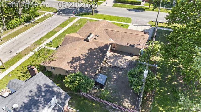 28013 Roan Drive, Warren, MI 48093