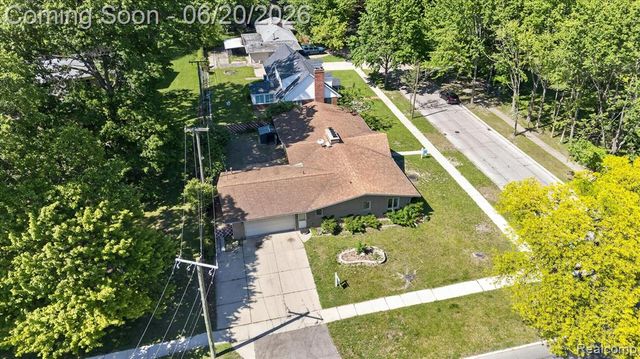 28013 Roan Drive, Warren, MI 48093