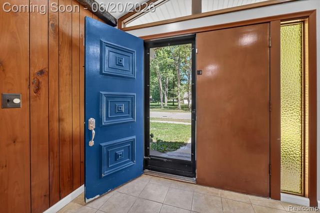 28013 Roan Drive, Warren, MI 48093