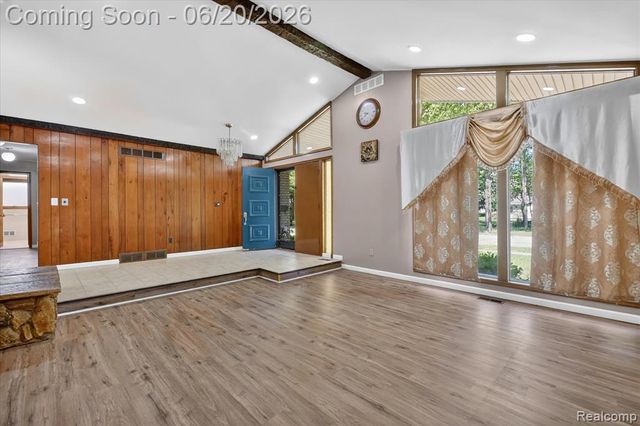 28013 Roan Drive, Warren, MI 48093