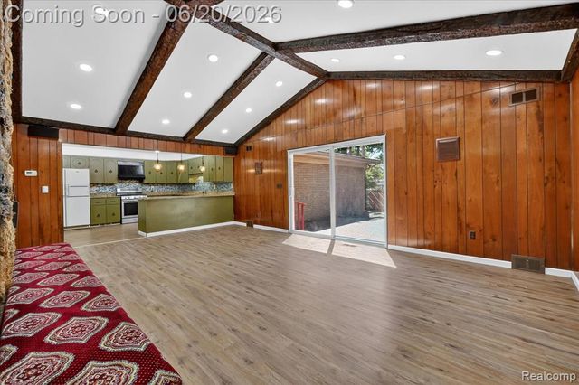 28013 Roan Drive, Warren, MI 48093