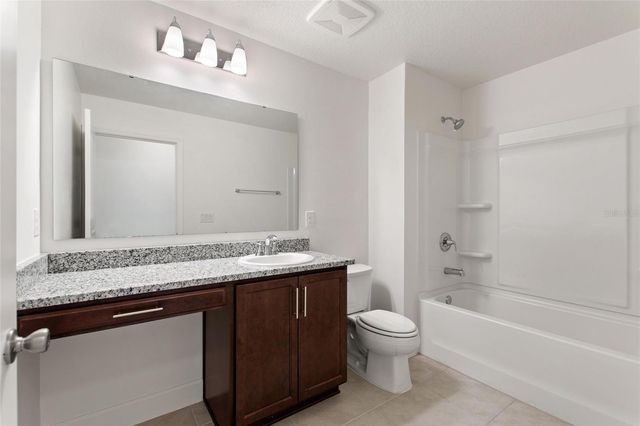 9239 WESTSIDE HILLS DR, Davenport, FL 33896