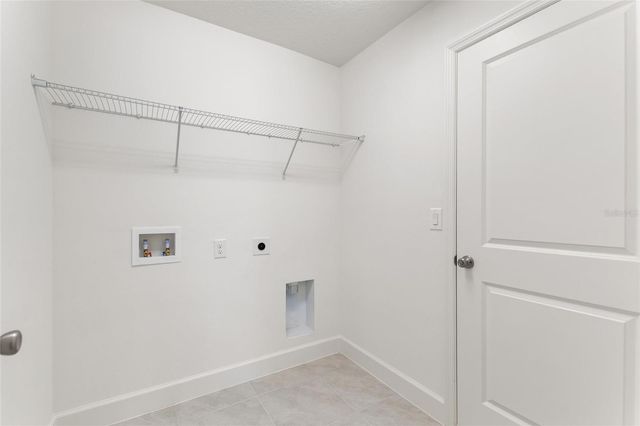 9239 WESTSIDE HILLS DR, Davenport, FL 33896