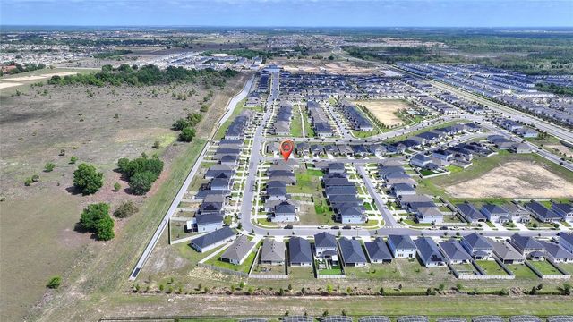 9239 WESTSIDE HILLS DR, Davenport, FL 33896