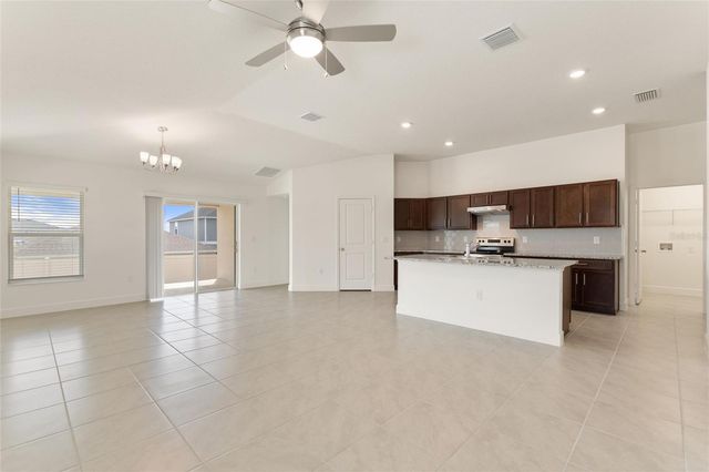 9239 WESTSIDE HILLS DR, Davenport, FL 33896