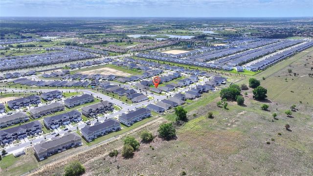 9239 WESTSIDE HILLS DR, Davenport, FL 33896