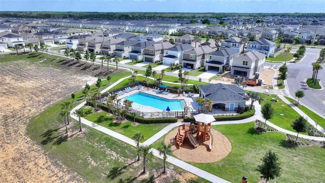 9239 WESTSIDE HILLS DR, Davenport, FL 33896