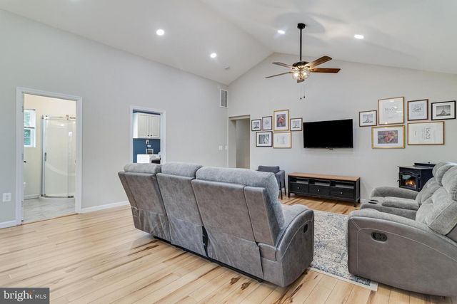 1675 MALLARD POINT RD, Prince Frederick, MD 20678