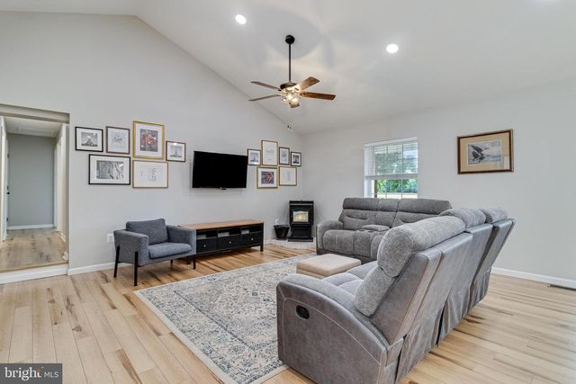 1675 MALLARD POINT RD, Prince Frederick, MD 20678