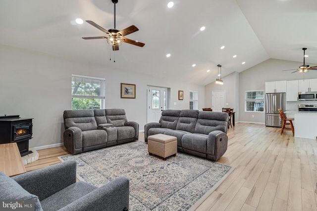 1675 MALLARD POINT RD, Prince Frederick, MD 20678