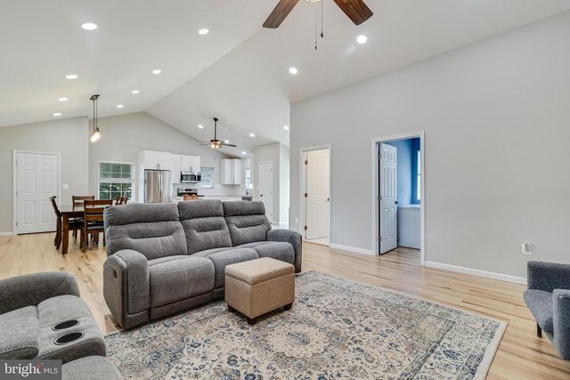 1675 MALLARD POINT RD, Prince Frederick, MD 20678