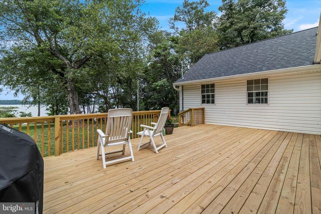 1675 MALLARD POINT RD, Prince Frederick, MD 20678