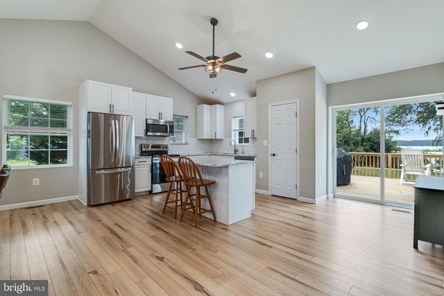 1675 MALLARD POINT RD, Prince Frederick, MD 20678