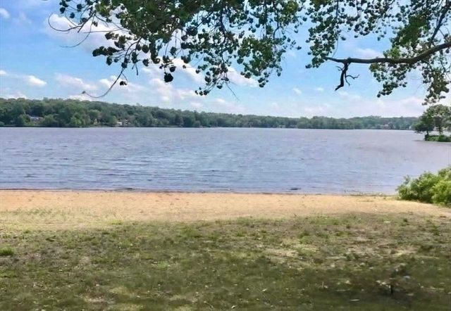 233 Lake St D, Weymouth, MA 02189