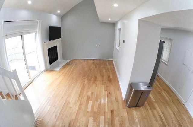 233 Lake St D, Weymouth, MA 02189