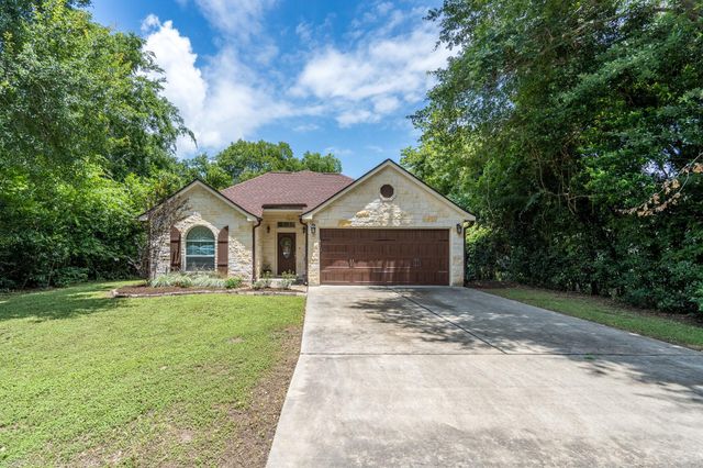 226 Foster Street, Tomball, TX 77375