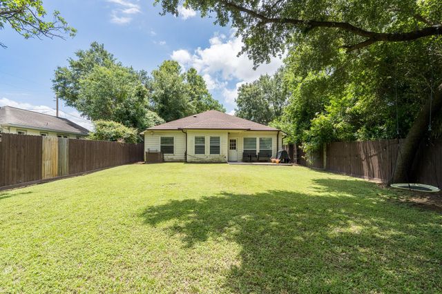 226 Foster Street, Tomball, TX 77375
