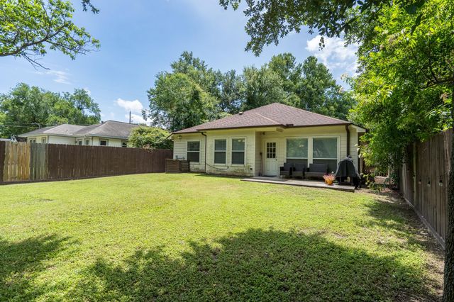 226 Foster Street, Tomball, TX 77375