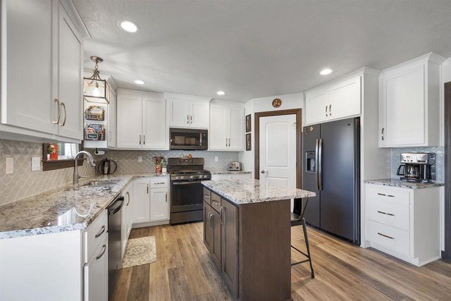 316 HIDDEN CREEK TRAIL, Green Bay, WI 54303