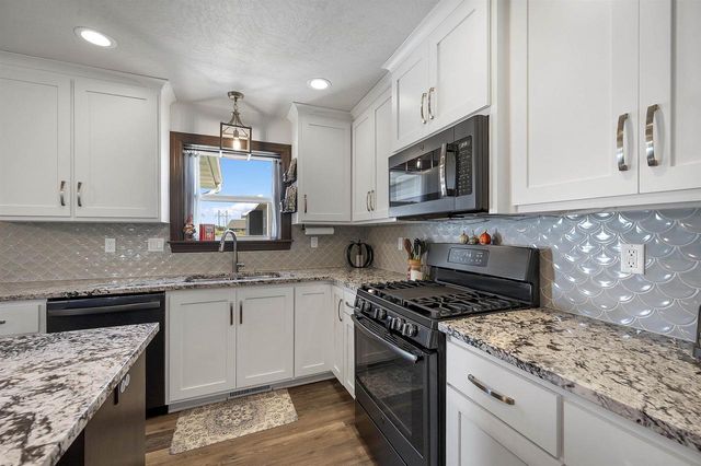316 HIDDEN CREEK TRAIL, Green Bay, WI 54303