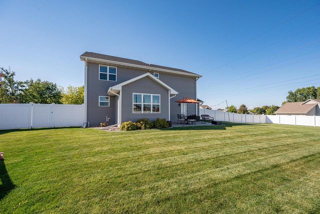 316 HIDDEN CREEK TRAIL, Green Bay, WI 54303