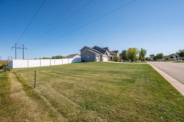 316 HIDDEN CREEK TRAIL, Green Bay, WI 54303