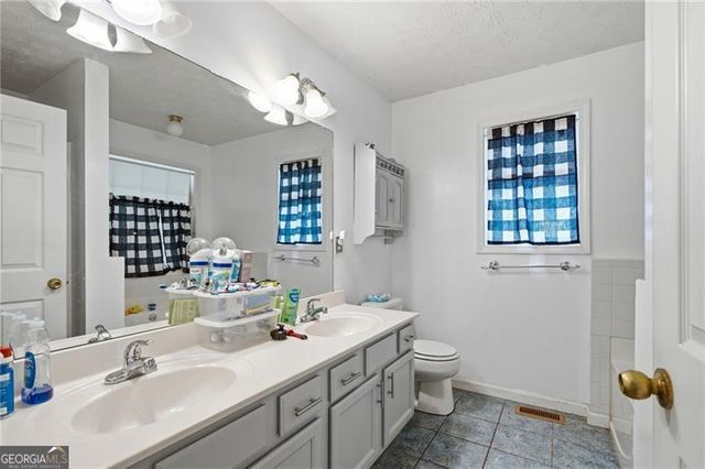 1545 Smoke Hill Drive NE, Hoschton, GA 30548