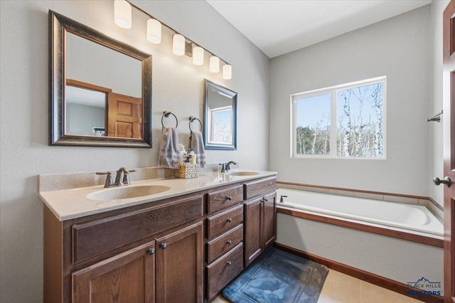 11867 ELK VIEW LOOP, Sturgis, SD 57785