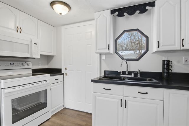 18 Maple Street 14, Pepperell, MA 01463