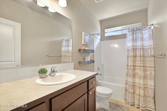 5994 W ALLIANCE ST, Rathdrum, ID 83858