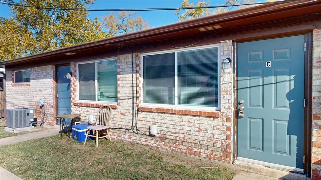 204 Lynn Drive C, Bryan, TX 77801